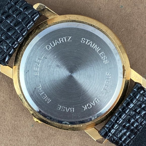 Vintage Infinity Golf Ball Styled Gold Watch - Picture 6 of 7